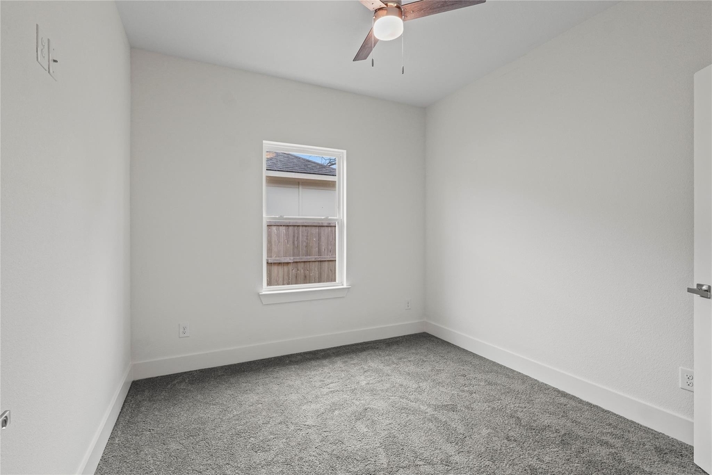 3335 Spring Avenue - Photo 18