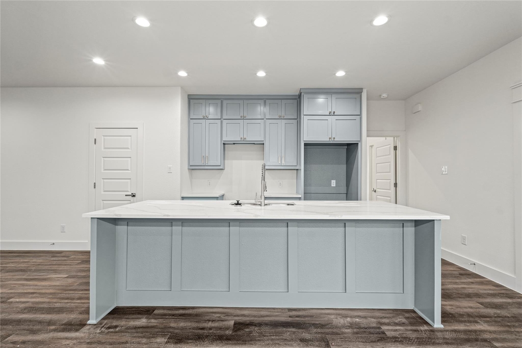 3335 Spring Avenue - Photo 8