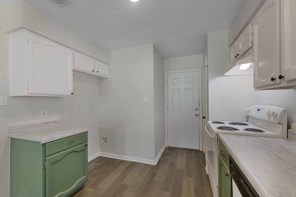 1633 Bette Drive - Photo 8