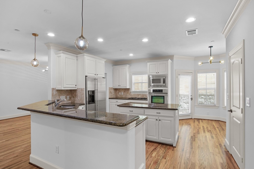 5801 Hillcrest Avenue - Photo 2