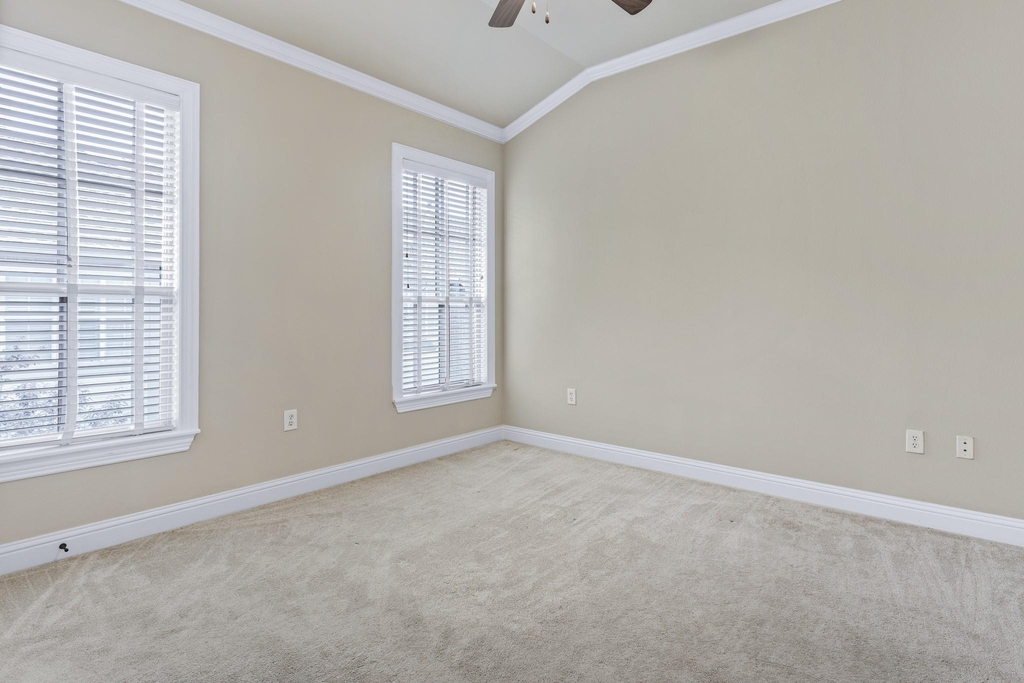 5801 Hillcrest Avenue - Photo 8