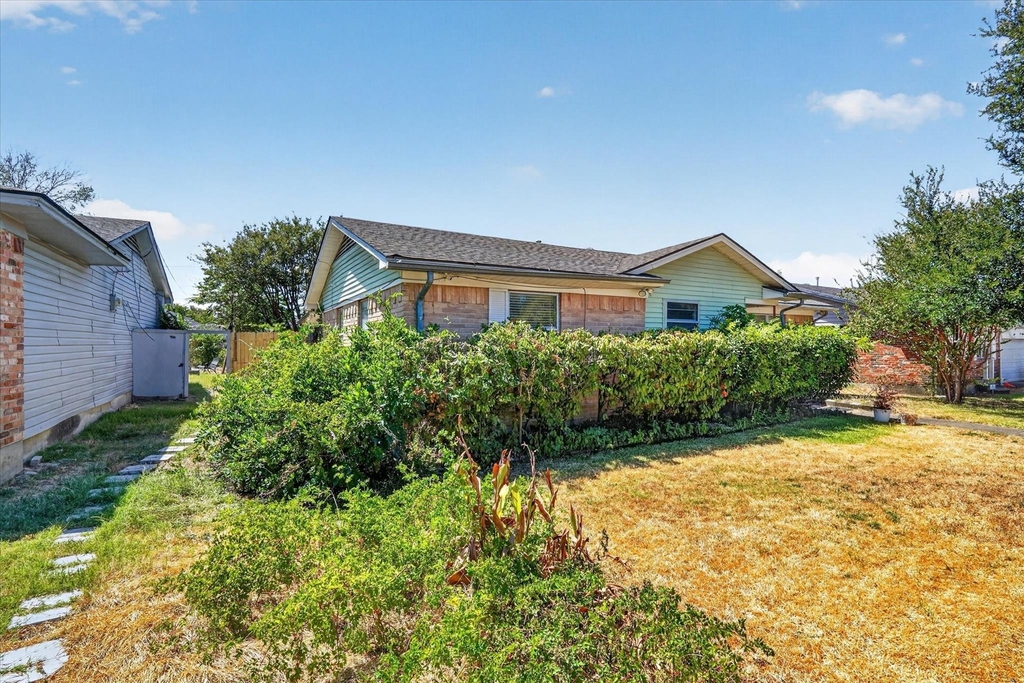 10014 Mesita Drive - Photo 2