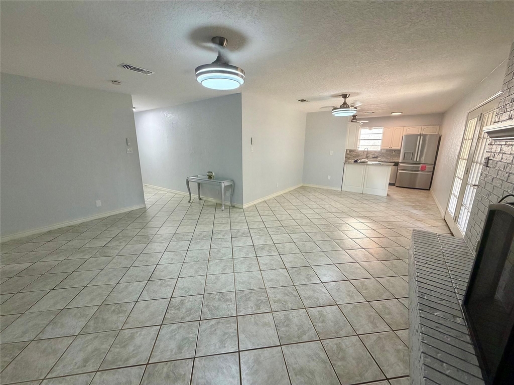 608 Coronado Drive - Photo 3