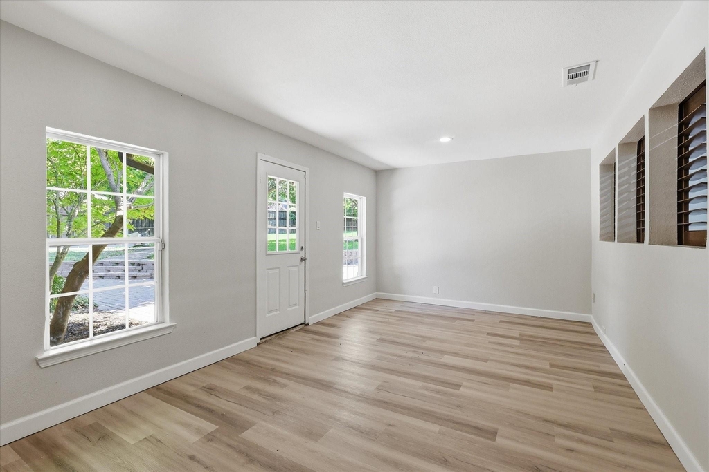 2625 Ramblewood Drive - Photo 32