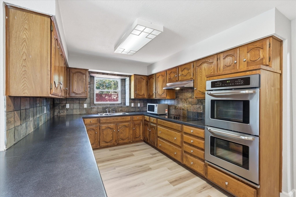 2625 Ramblewood Drive - Photo 8
