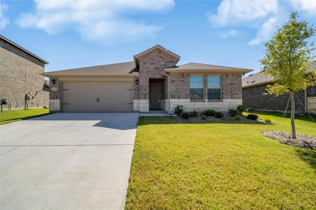 2044 Hearn Drive - Photo 0