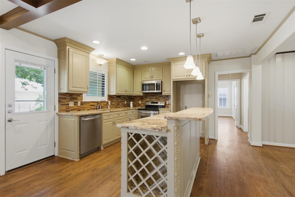 6445 Glennox Lane - Photo 10