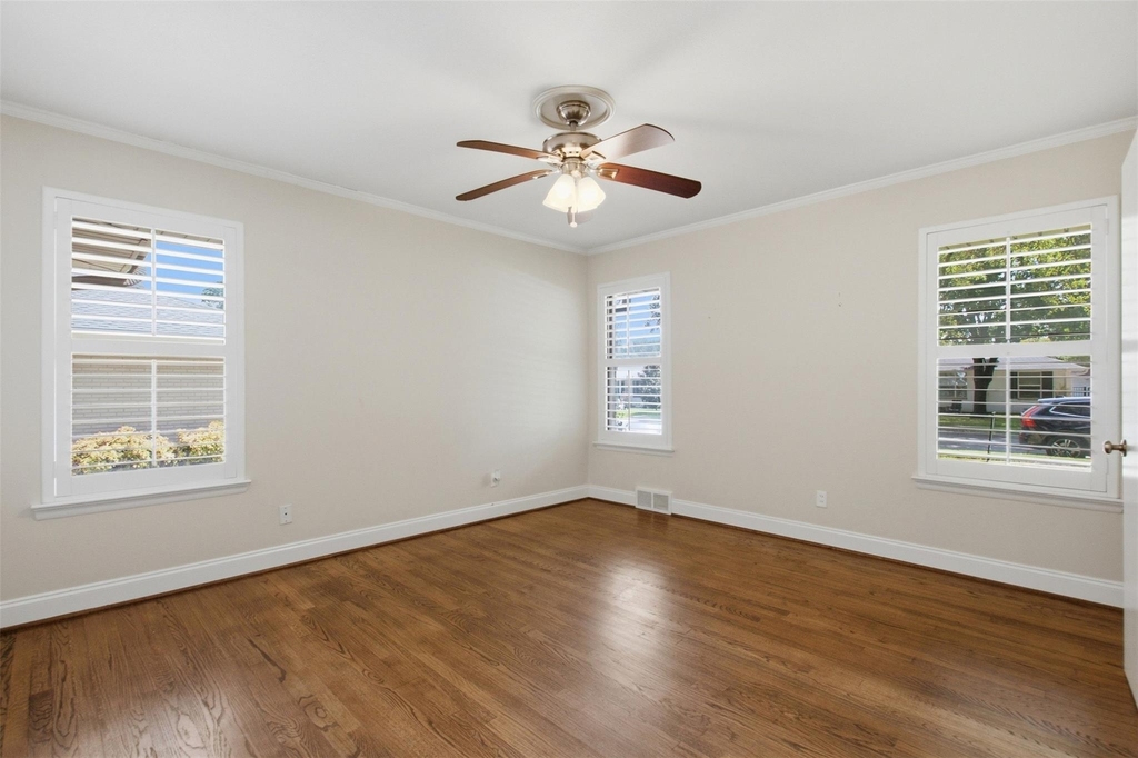 6445 Glennox Lane - Photo 14