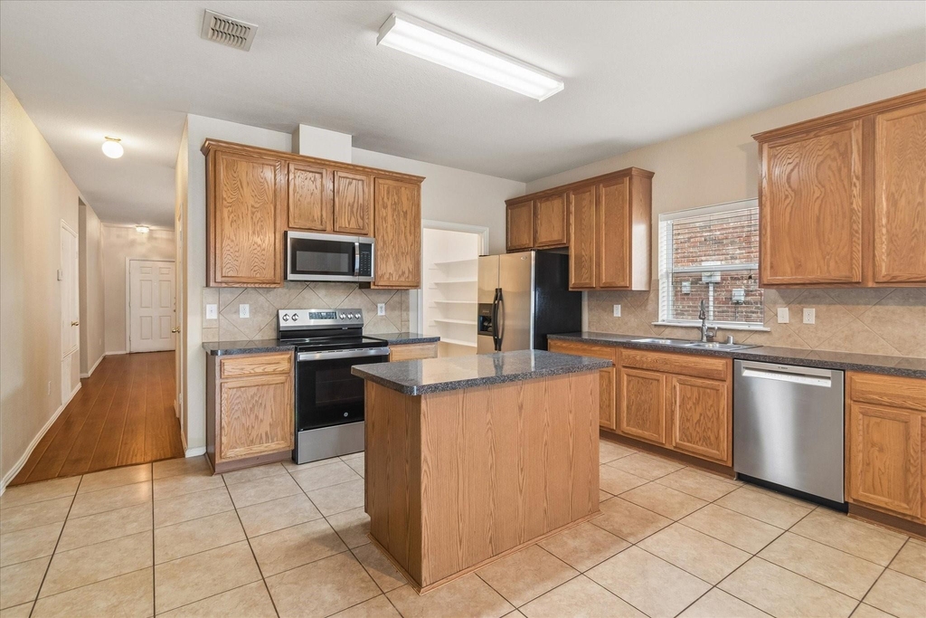 11637 Snyder Drive - Photo 9