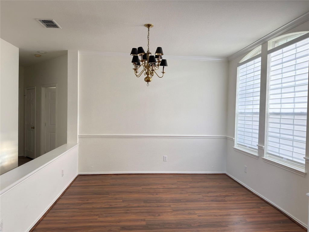1328 Comanche Drive - Photo 2