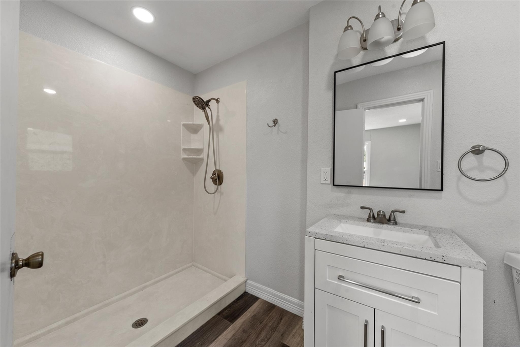 4529 Sanger Avenue - Photo 16