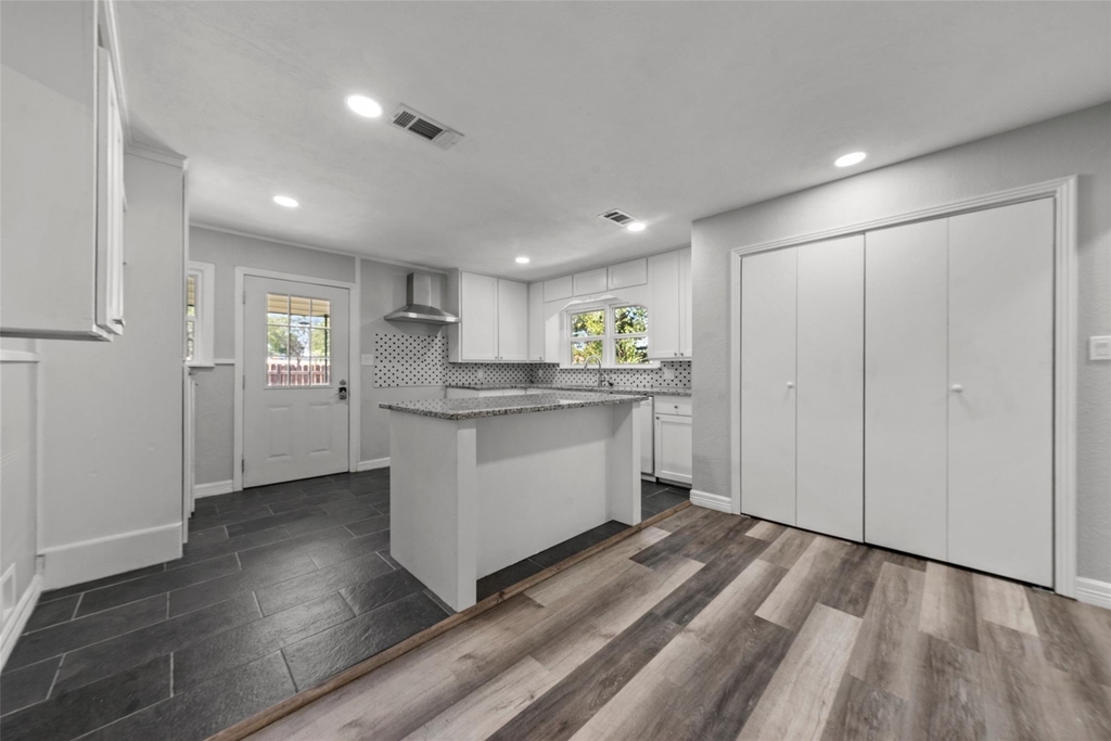 4529 Sanger Avenue - Photo 4