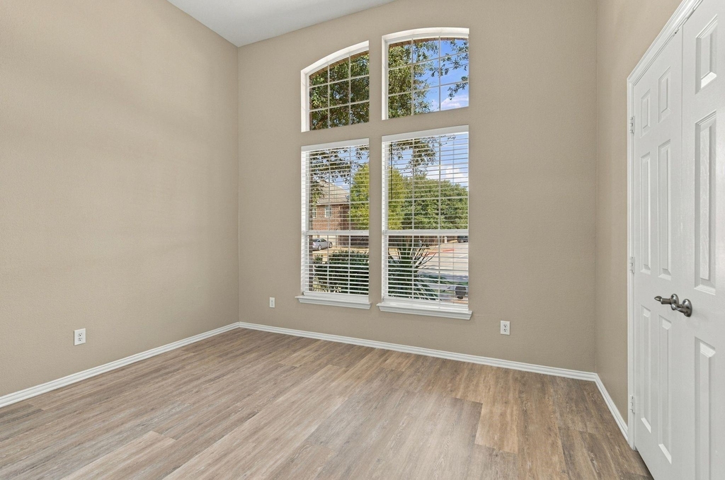 11535 Yoakum Drive - Photo 19