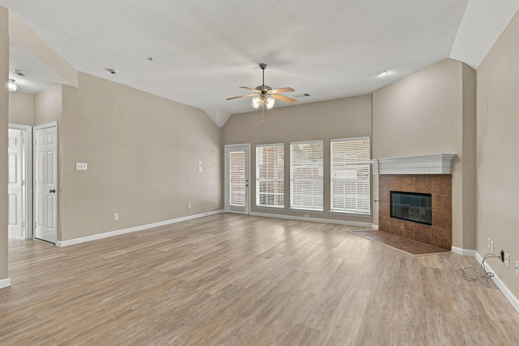 11535 Yoakum Drive - Photo 12