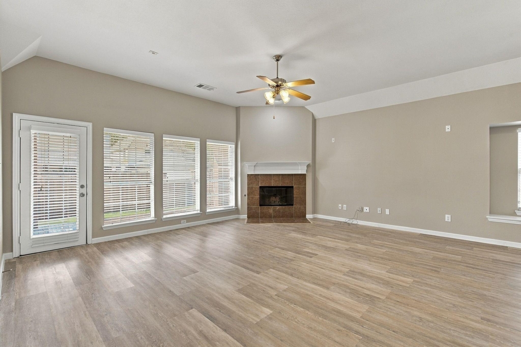 11535 Yoakum Drive - Photo 13