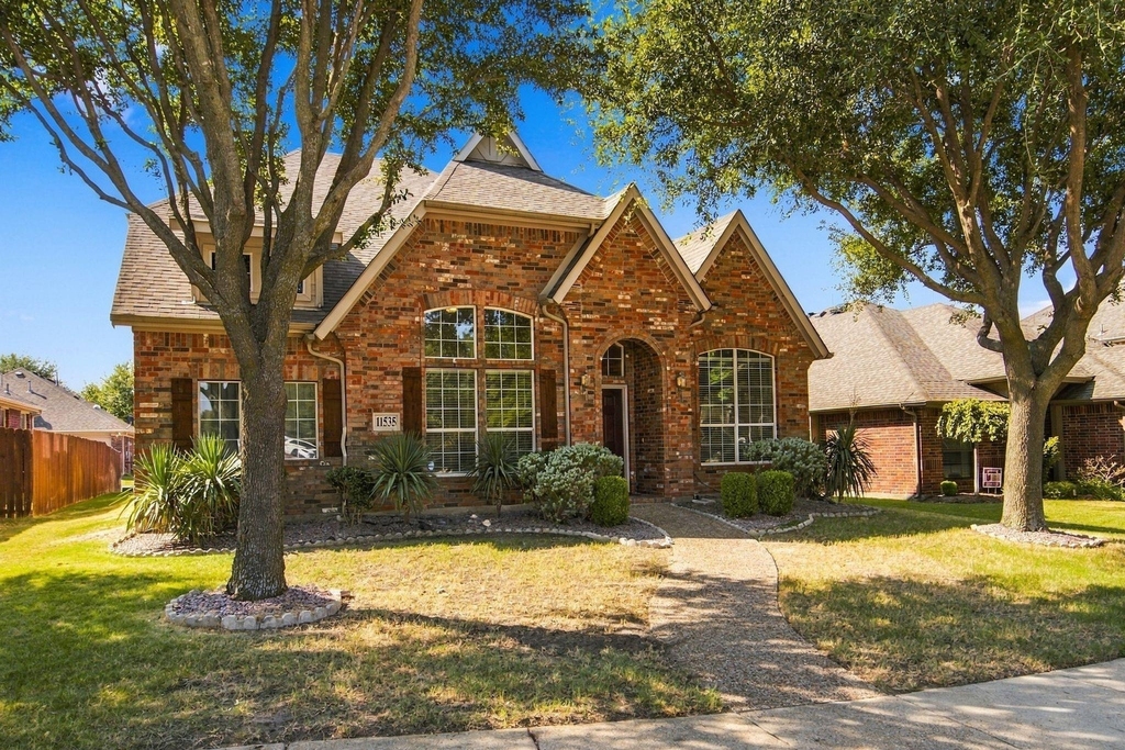 11535 Yoakum Drive - Photo 2
