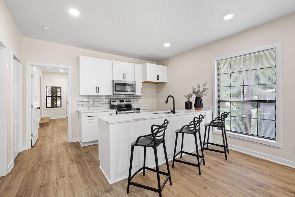 1320 W Morton Street - Photo 1