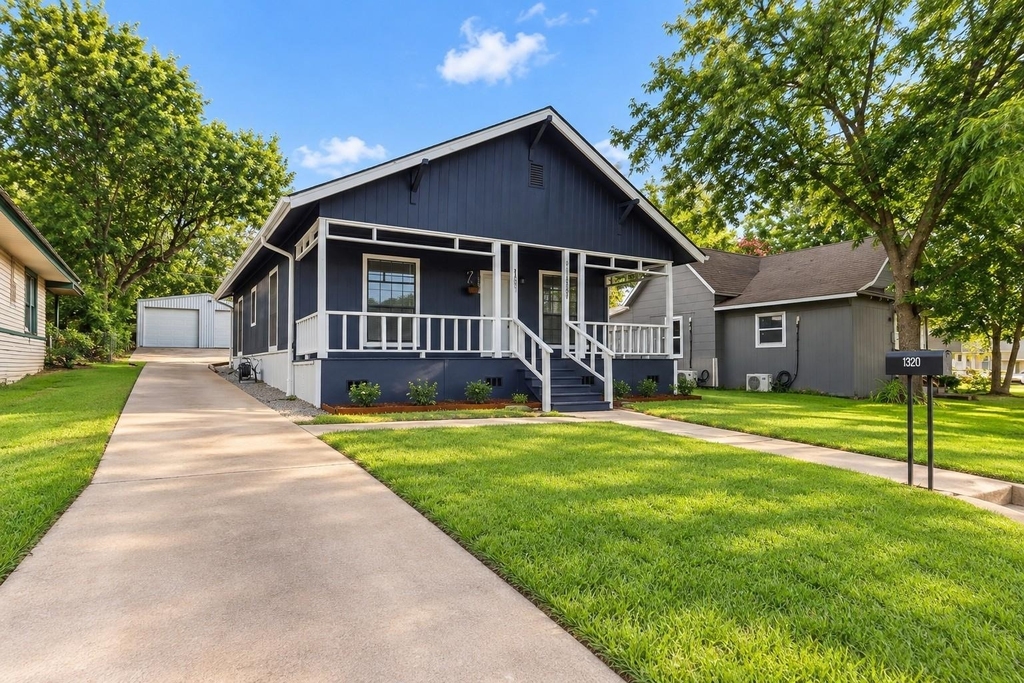 1320 W Morton Street - Photo 0