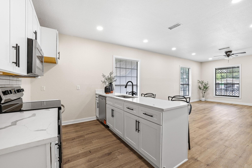1320 W Morton Street - Photo 8