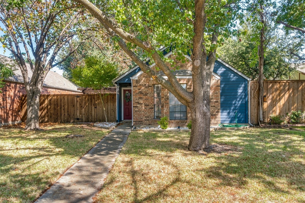 924 Sugarberry Drive - Photo 2