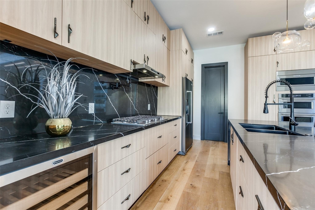 10923 Marsh Lane - Photo 11
