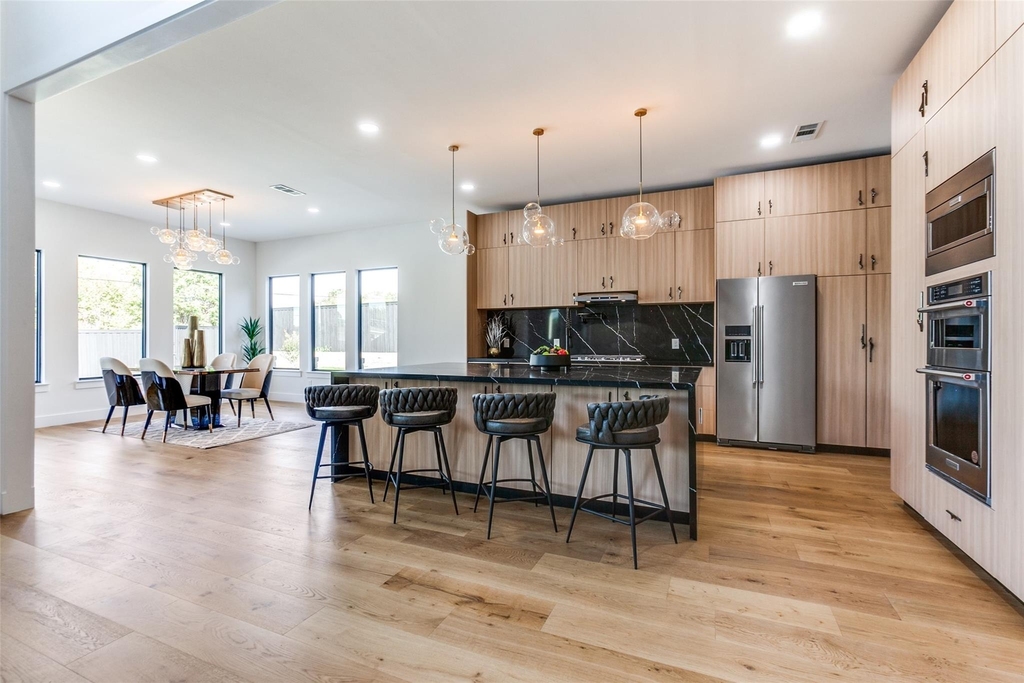 10923 Marsh Lane - Photo 8