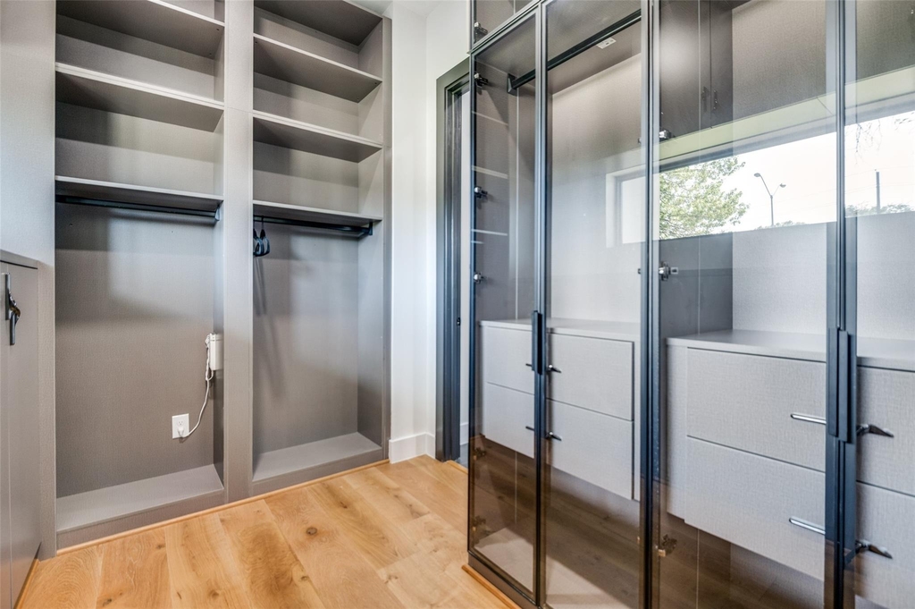 10923 Marsh Lane - Photo 18