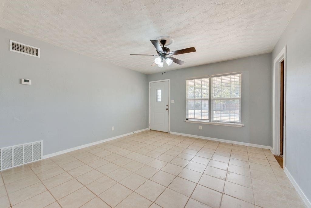 1213 De Ridder Avenue - Photo 3
