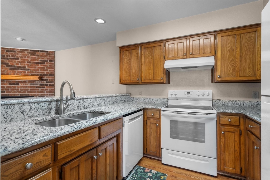 726 Michol Street - Photo 9