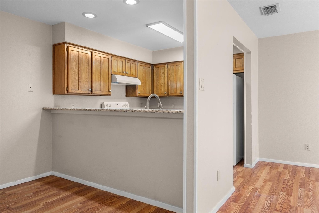 726 Michol Street - Photo 10