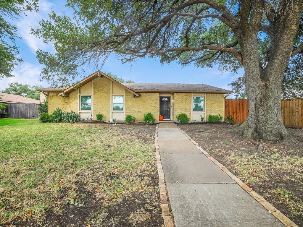 1503 Field Cove Drive - Photo 1