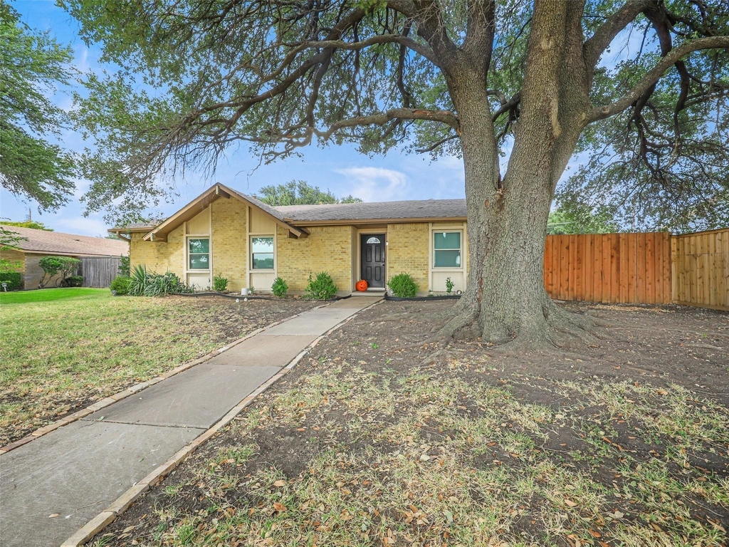1503 Field Cove Drive - Photo 2