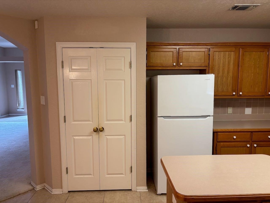 8109 Fox Chase Drive - Photo 2