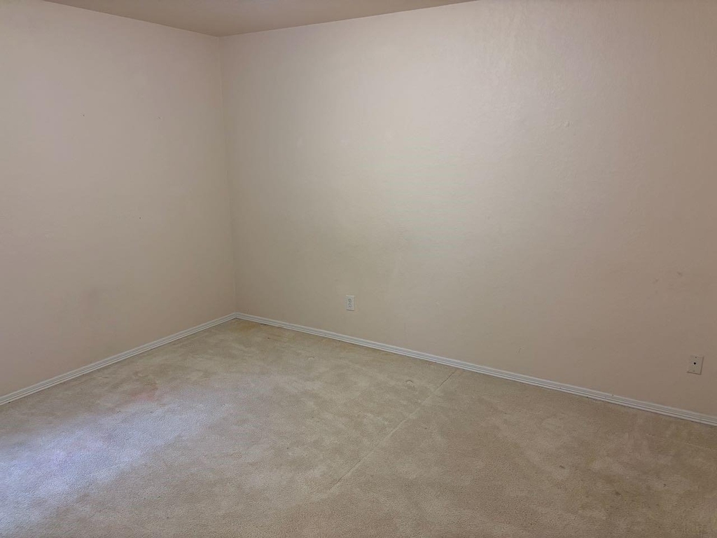 8109 Fox Chase Drive - Photo 8