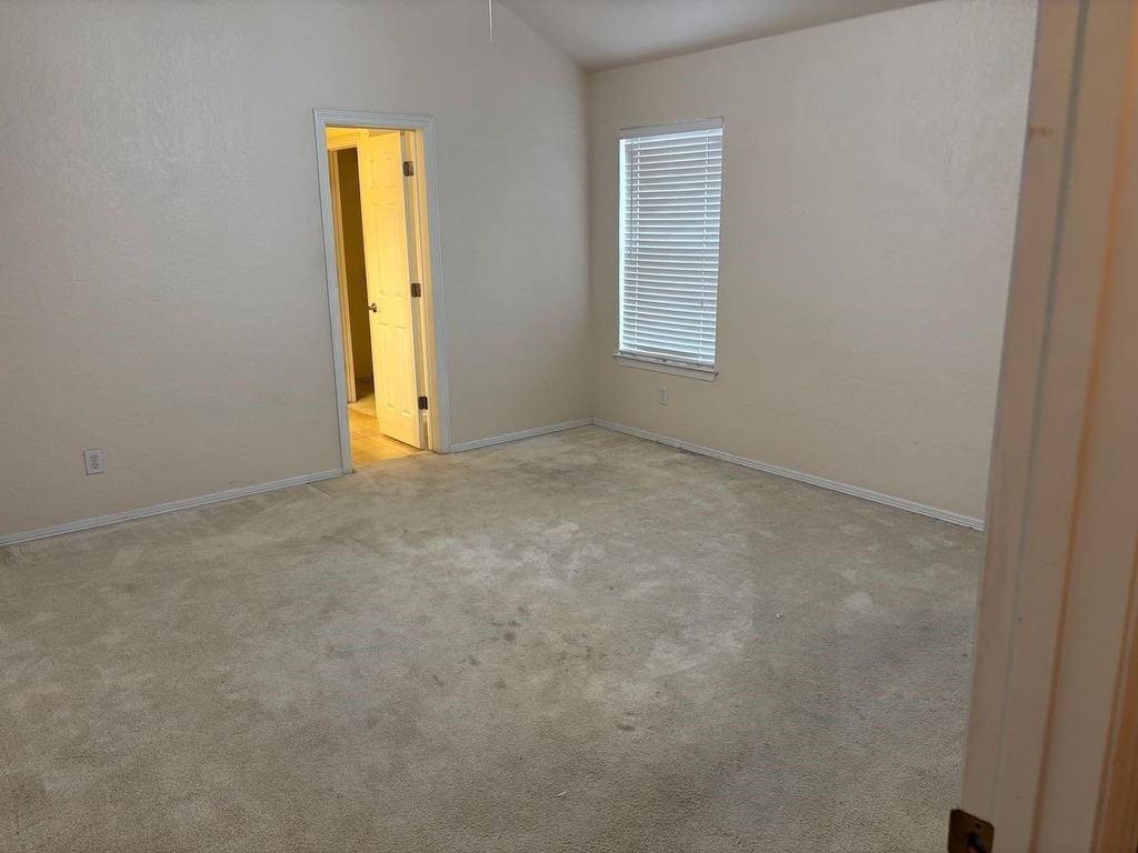8109 Fox Chase Drive - Photo 14