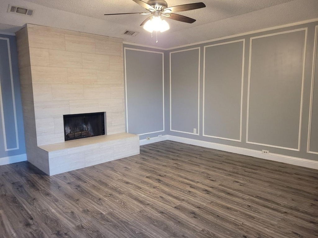 910 Boxwood Drive - Photo 2
