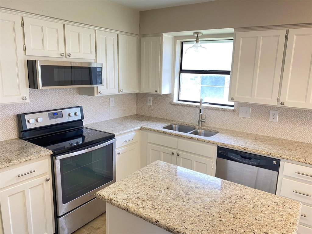 757 Western Trail - Photo 5