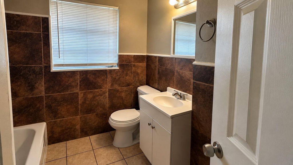 914 Harlandale Avenue - Photo 10