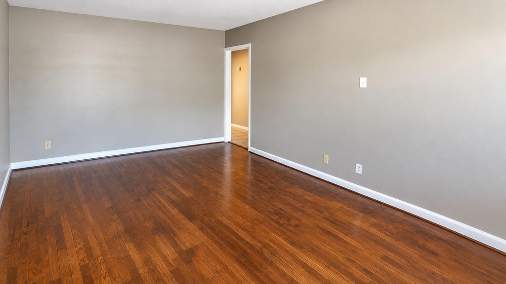 914 Harlandale Avenue - Photo 3
