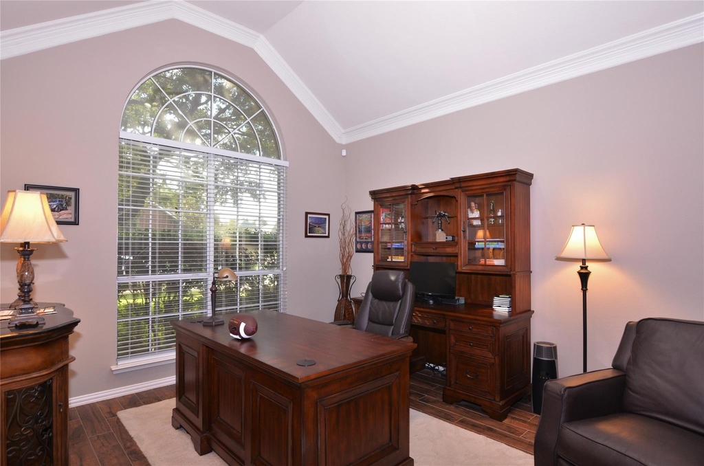 2412 Clearwood Lane - Photo 7