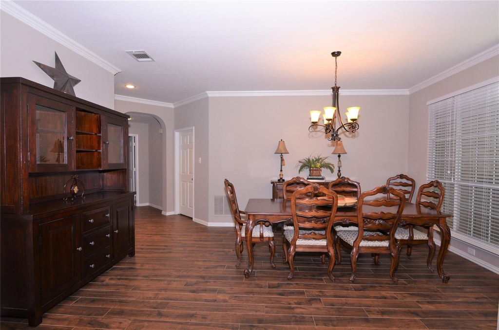 2412 Clearwood Lane - Photo 4