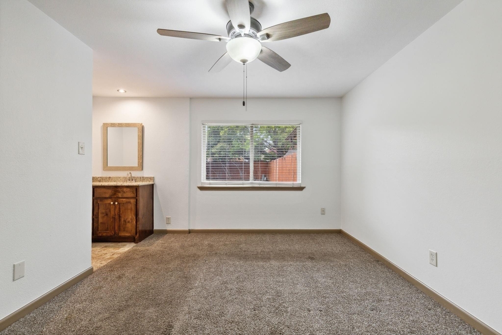 414 Bluegrass Lane - Photo 11