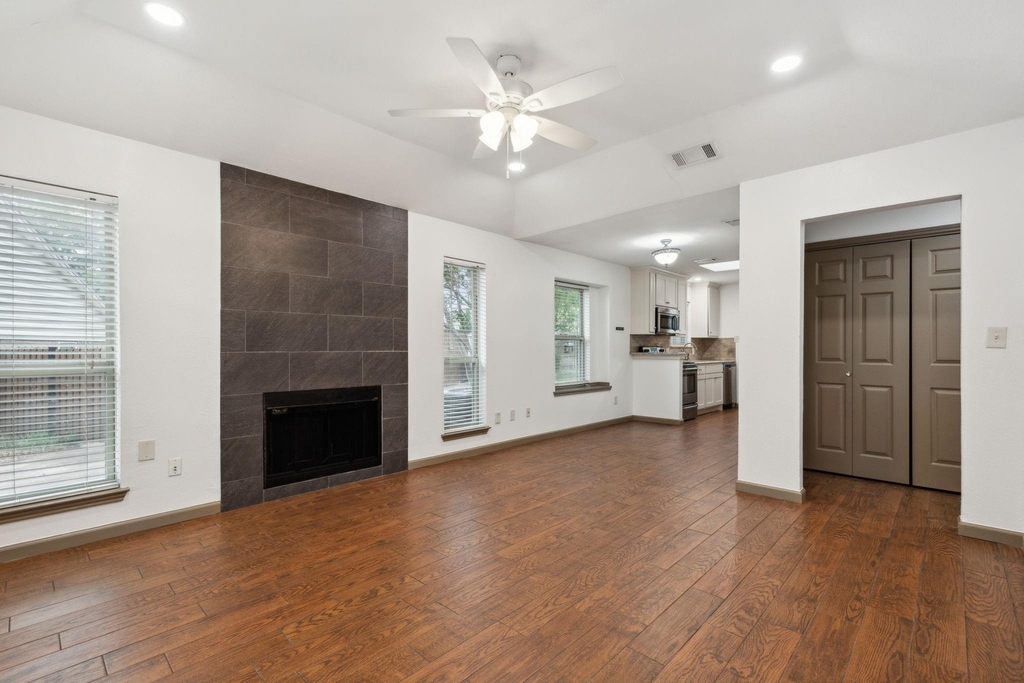 414 Bluegrass Lane - Photo 3