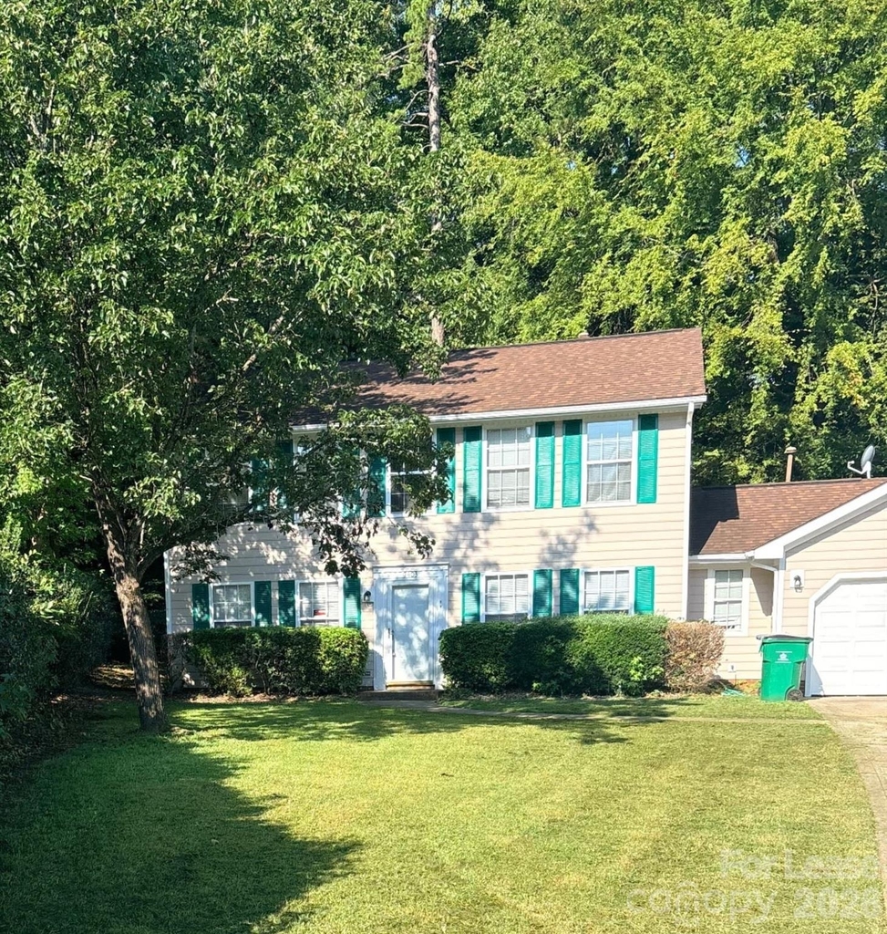 7403 Sarnia Place - Photo 0