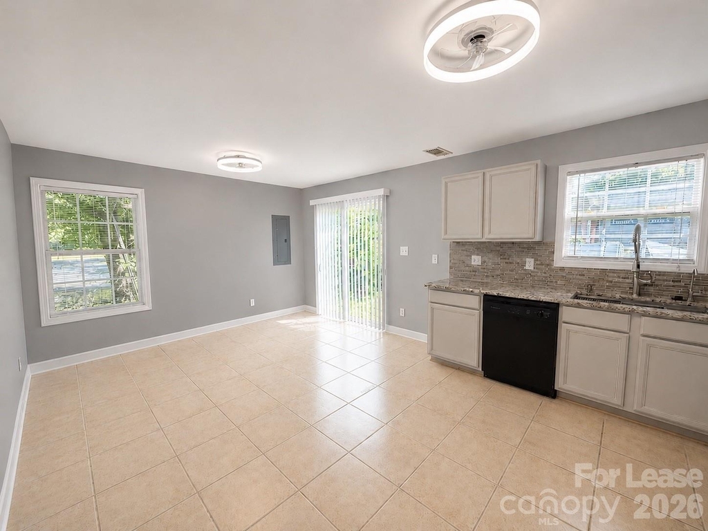 4653 Perkins Road - Photo 9