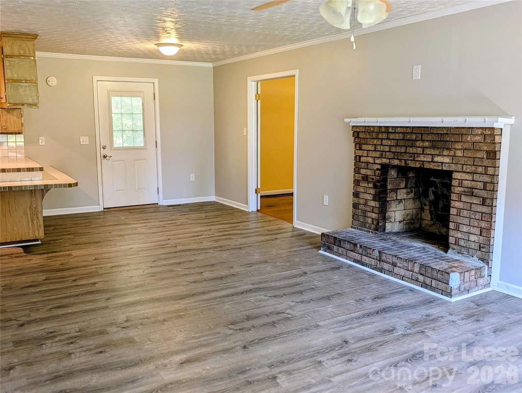 542 Elmwood Road - Photo 4