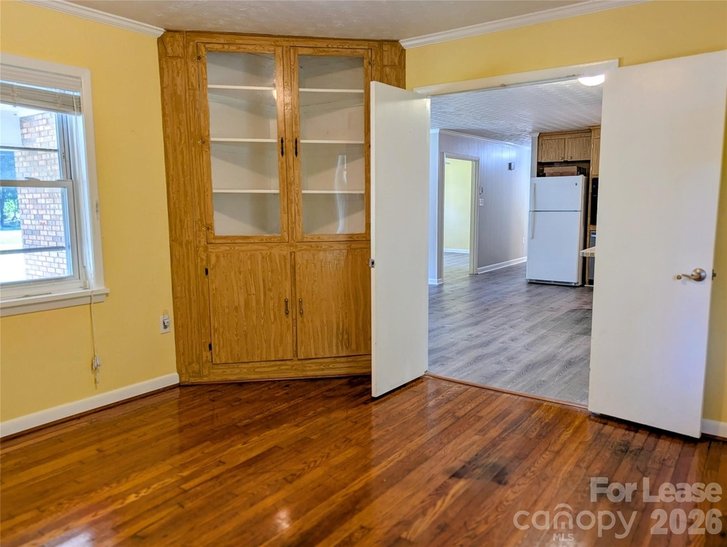 542 Elmwood Road - Photo 7