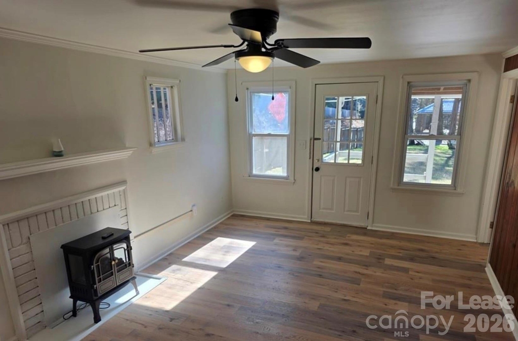102 Malvern Drive - Photo 2