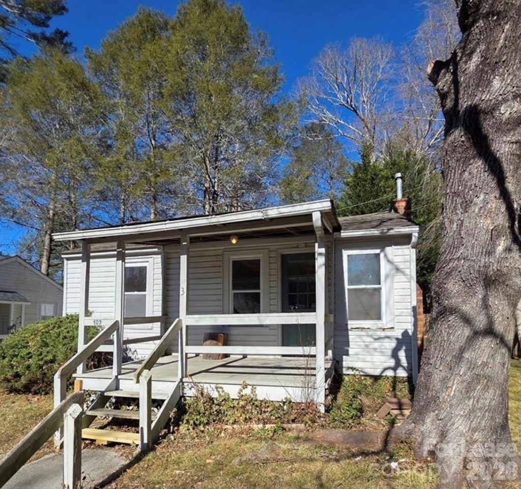 102 Malvern Drive - Photo 1