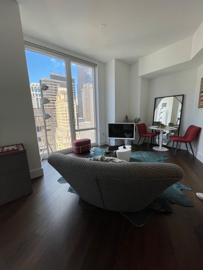 E 44th Street / 3rd Avenue - Photo 1
